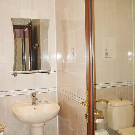 Restaurant Vodenitsata فندق *