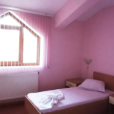 Restaurant Vodenitsata فندق *